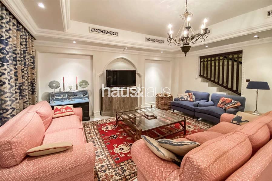 2 Old Town Specialist | Rare Apartment | Furnished