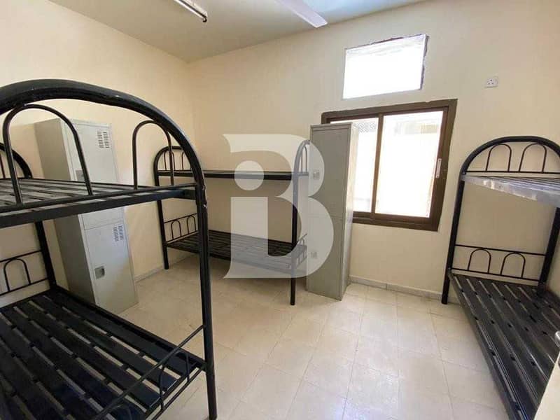 6 AED 200 PER PERSON |EXCELLENT CONDITION|MUHAISNAH|8 PERSON CAPACITY