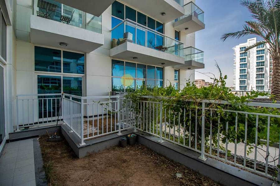 15 Glitz 1 Bedroom | Big Balcony | Rent NOW