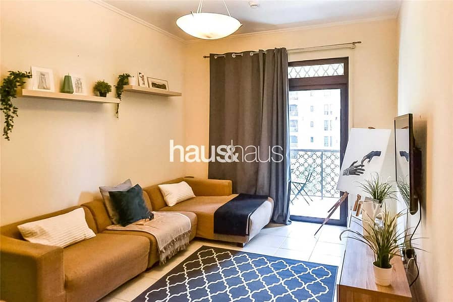 10 Bright Well Maintained 1 Bedroom | Furnished