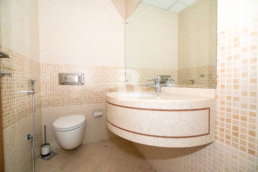 7 30th floor | 1.5 Bath | Rented until sept 2021
