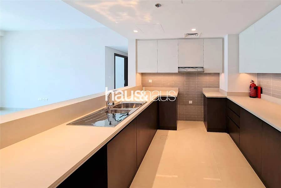4 Brand New 2BR | Harbour Views | Chiller Free
