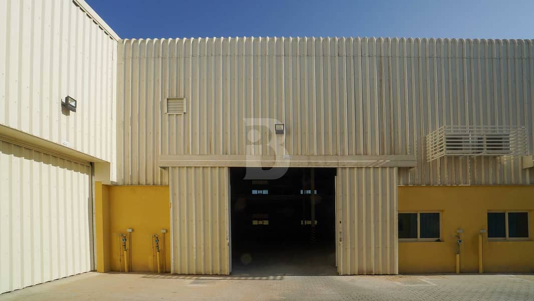 8 BRAND NEW WAREHOUSES 36K SQFT IN WARSAN AT AED 30 PSF