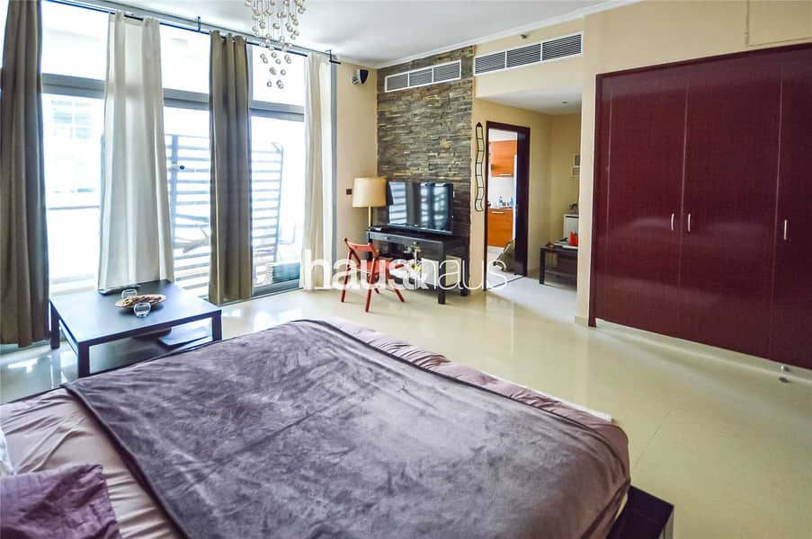 8 Fully Upgraded | Spacious Studio | Gorgeous Design