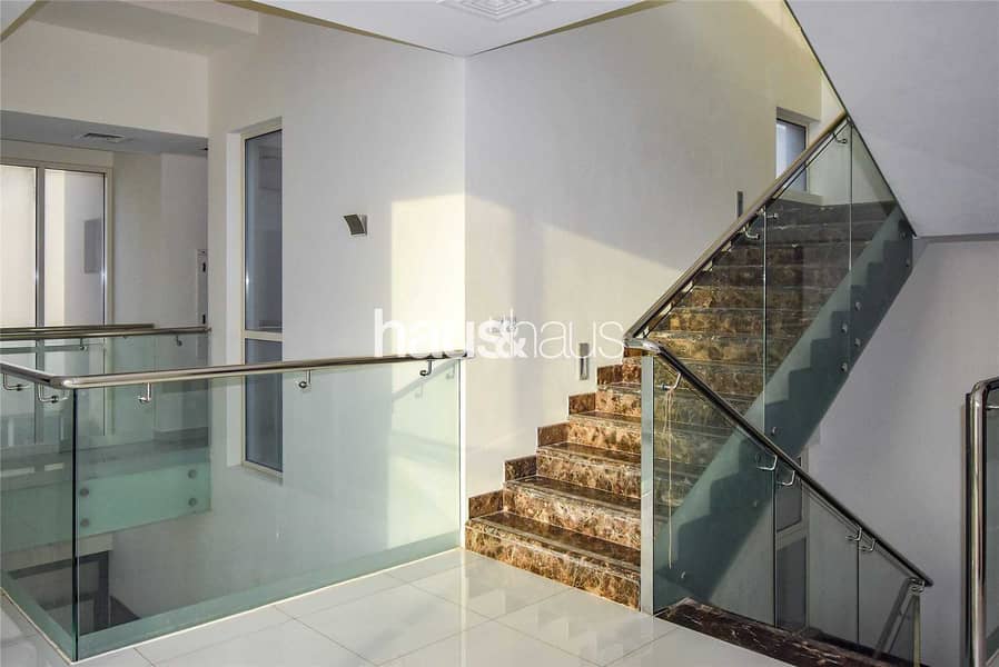 7 Bright and Modern | Vacant | Private Pool | Huge