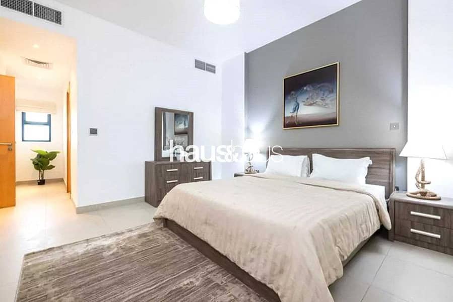 9 4 Bed Villa| Corner unit| Vacant| Fully furnished