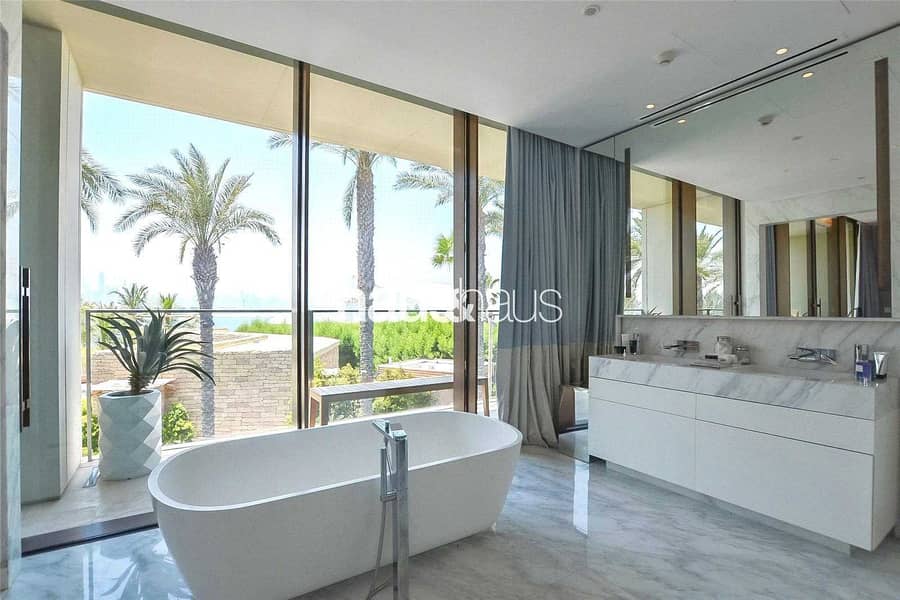 5 Two Bed Luxury Residence Featuring Full Palm View
