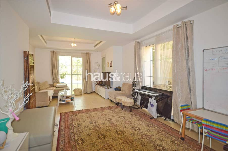 2 Upgraded 3/4 bed opposite park and pool VOT