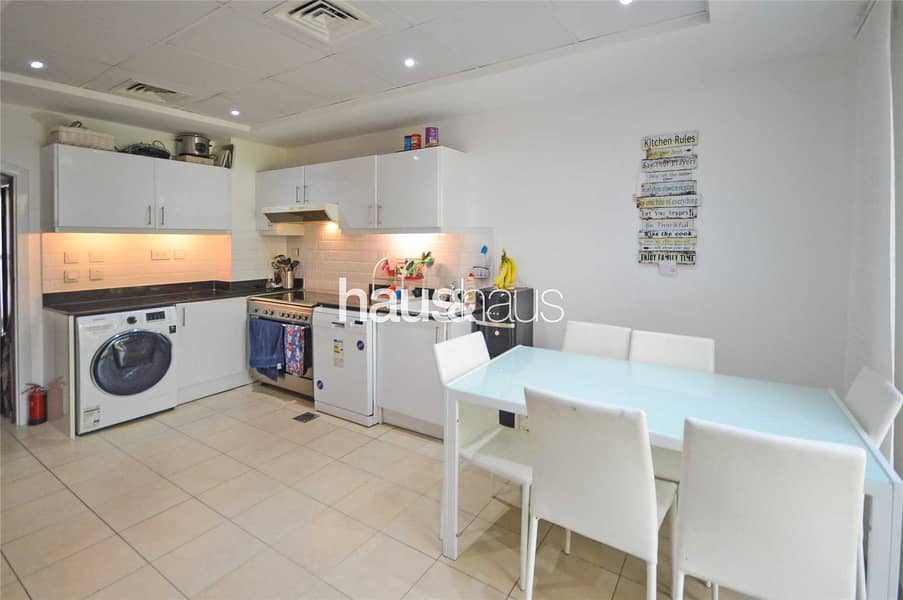 8 Upgraded 3/4 bed opposite park and pool VOT