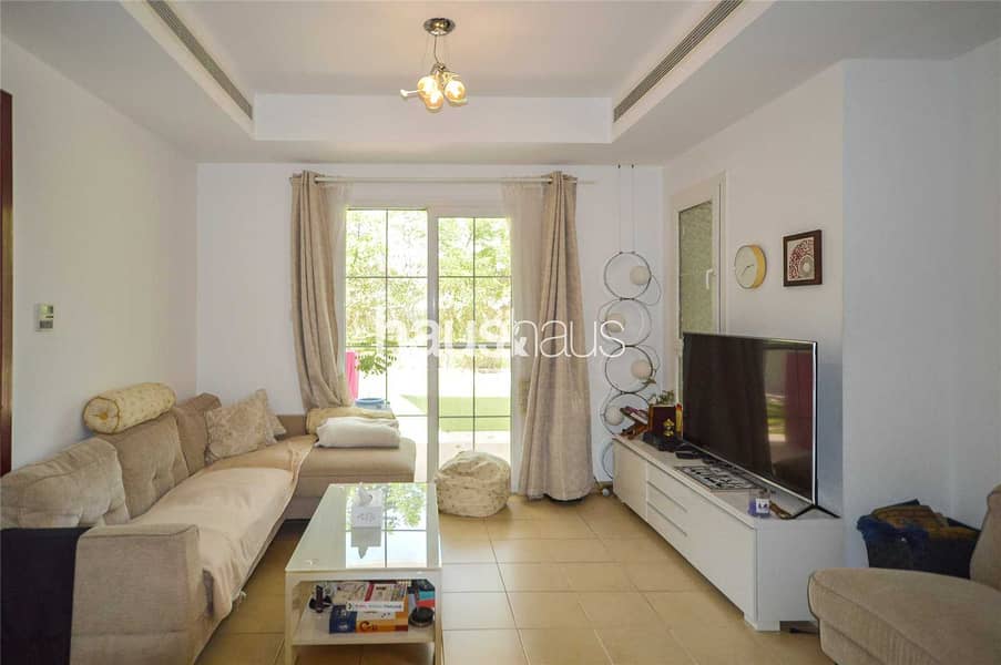 9 Upgraded 3/4 bed opposite park and pool VOT