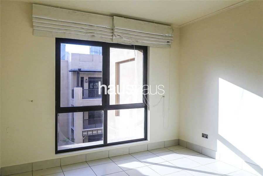 7 Burj Khalifa View | Great Location | Large Balcony