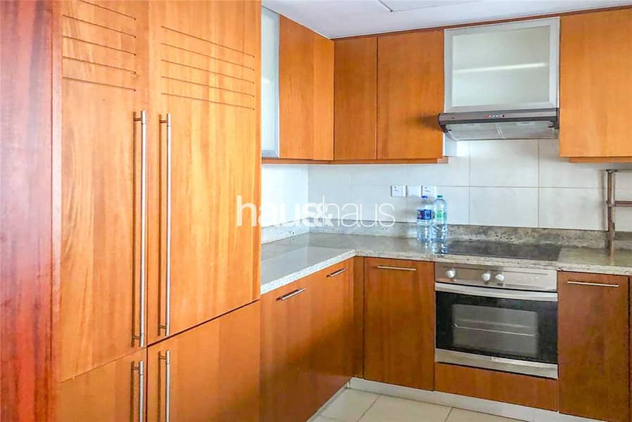 8 2 bed| Large Layout| Garden View| Close to Metro
