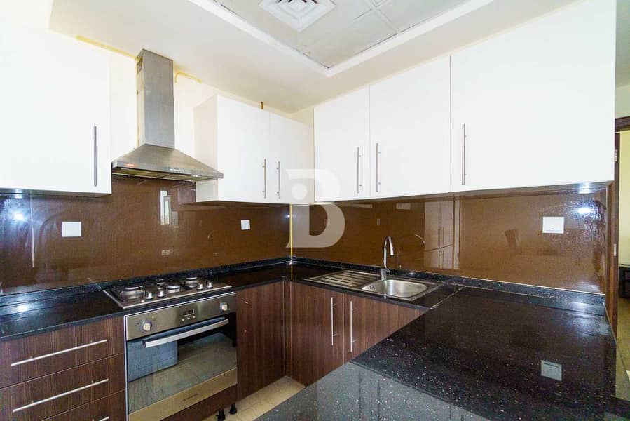 4 *Fully Furnished*Spectacular View*Near to Metro*