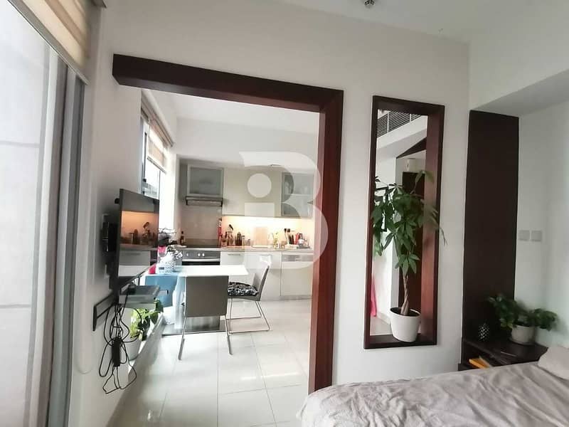 6 UPGRADED STUDIO/ HIGH FLOOR WITH PRIVATE ROOM