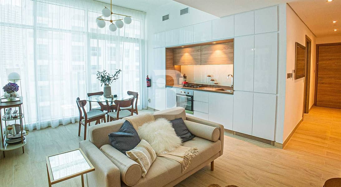 5 Luxury Ready apartment at Dubai Marina. .
