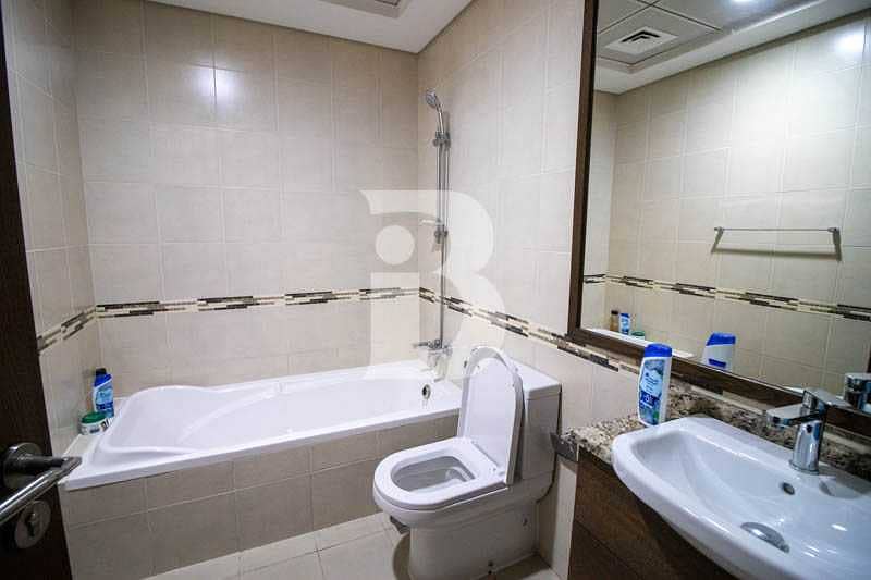 19 Size Matters !! Massive  4 Bedroom Apartment with Amazing Views and High Floor