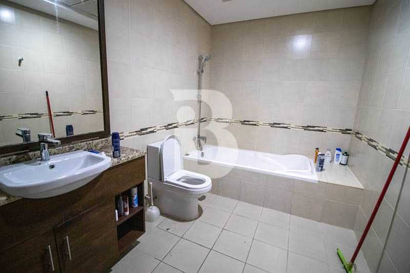 22 Size Matters !! Massive  4 Bedroom Apartment with Amazing Views and High Floor