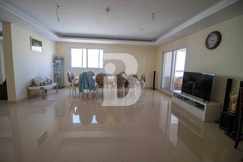 4 Hugh  3 Bedroom Apartment with Amazing Views and High Floor
