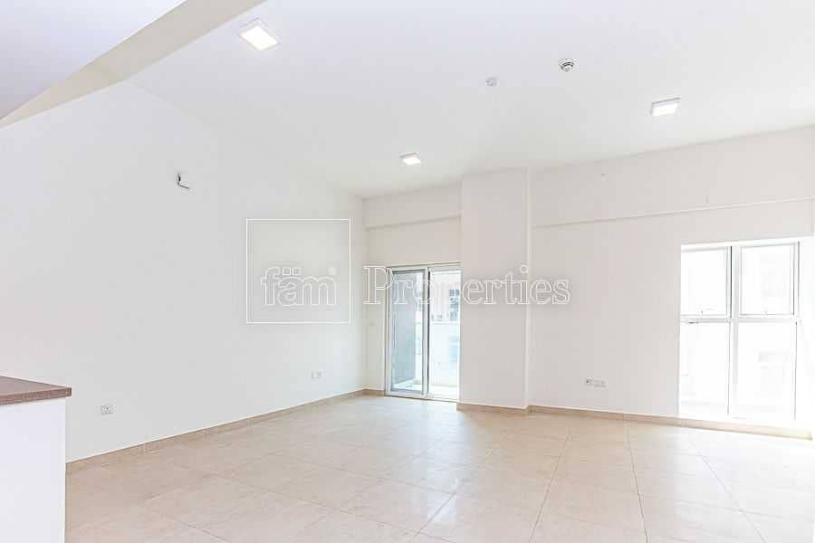 9 1 Bed+Store - Near Metro - 2 Car Parks