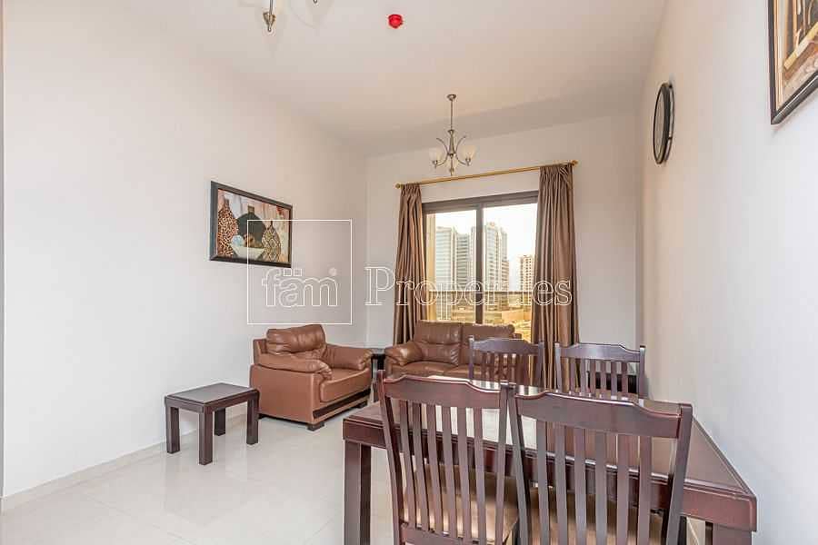 10 Well maintained 1 bed rent Elite Residence 10