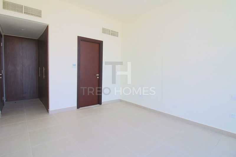 10 Single row | 3 bed + maid's | Mid unit |