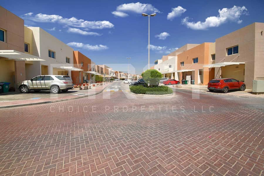 Vacant Now | Comfortable Single Row Villa. Vacant Now | Comfortable Single Row Villa.