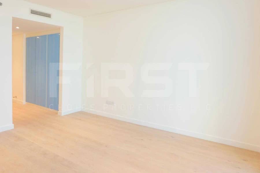 6 Hot Deal! Stunning Apartment. Perfect Area