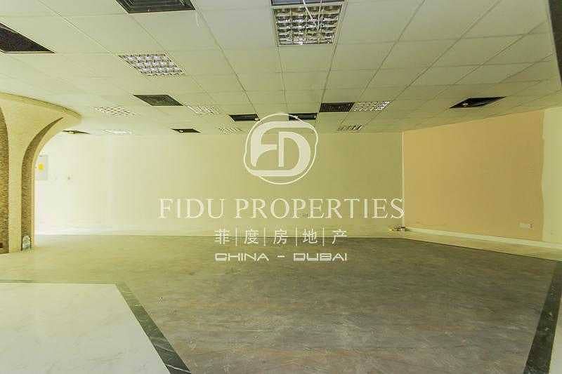6 FITTED RETAIL SHOP FOR RENT AT OUD METHA