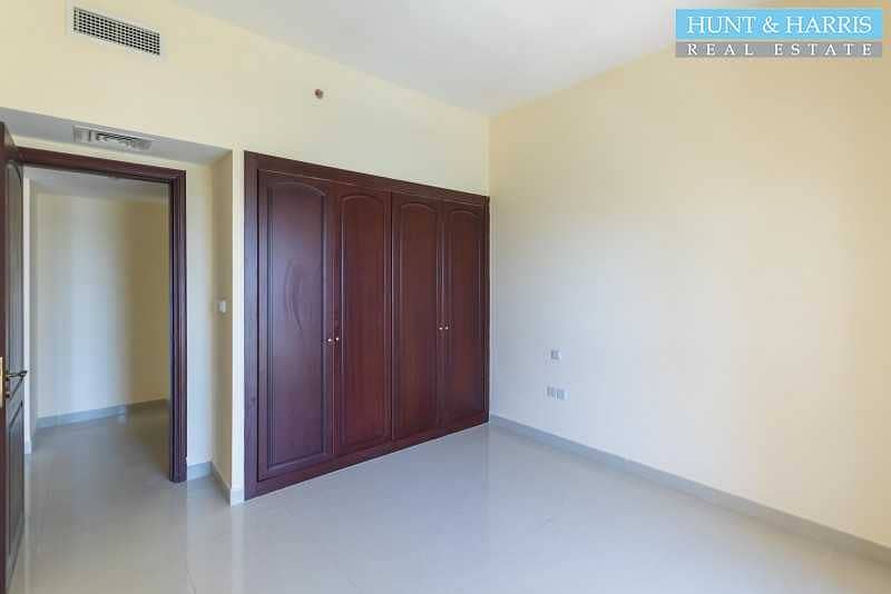 10 Stunning Golf View - One Bedroom Apartment