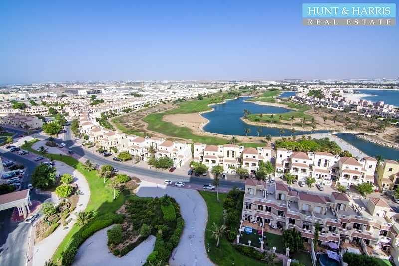 Partitioned Studio- Amazing Golf Course & Lagoon View