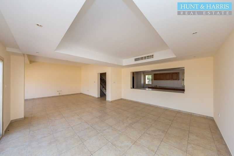 5 Family Home - Vacant - Spacious with additional Family Room
