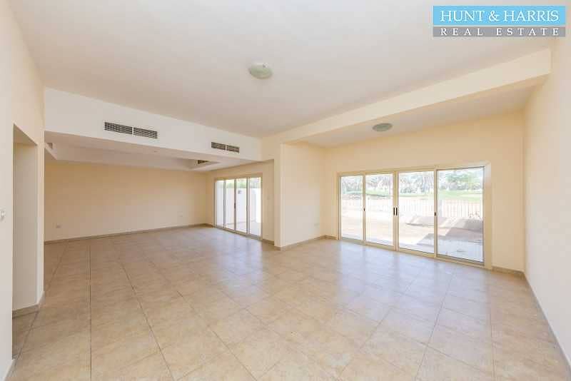 10 Family Home - Vacant - Spacious with additional Family Room