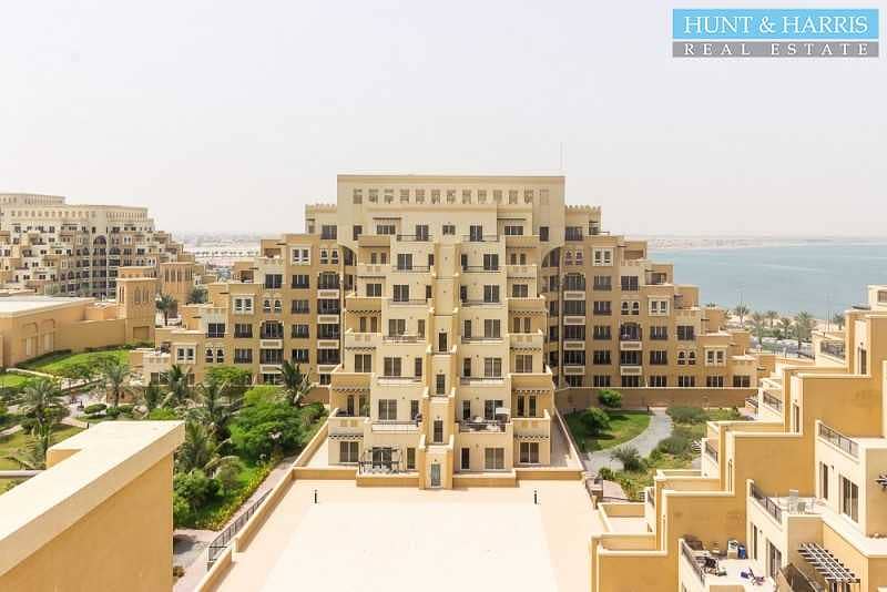 Live by the Sea - Studio Apartment - Courtyard Views Live by the Sea - Studio Apartment - Courtyard Views