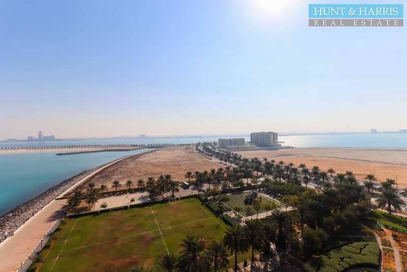 21 Penthouse - Stunning Sea Views - Well Maintained.