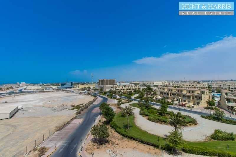 12 Attractive Priced  Studio - Stunning Lagoon & Golf Views