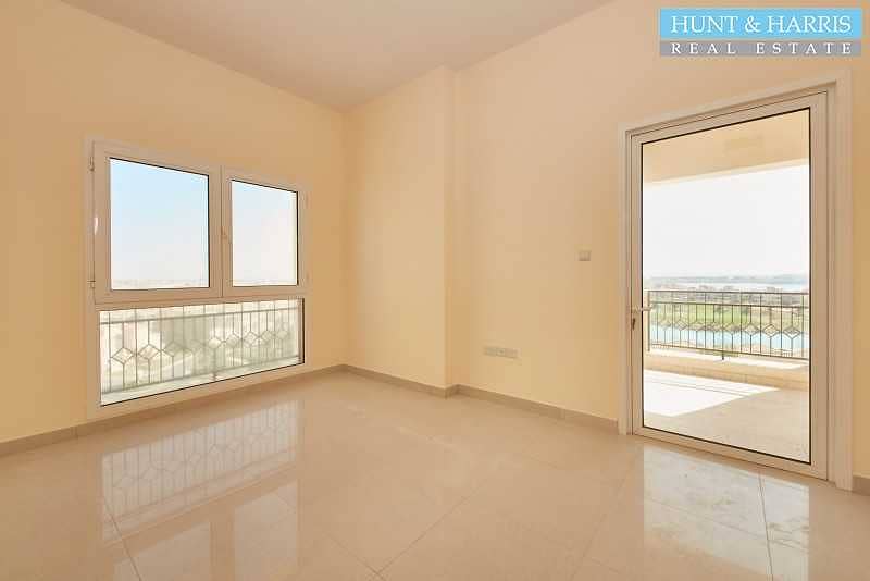3 Amazing Deal - Lagoon View - Two Bedroom Apartment