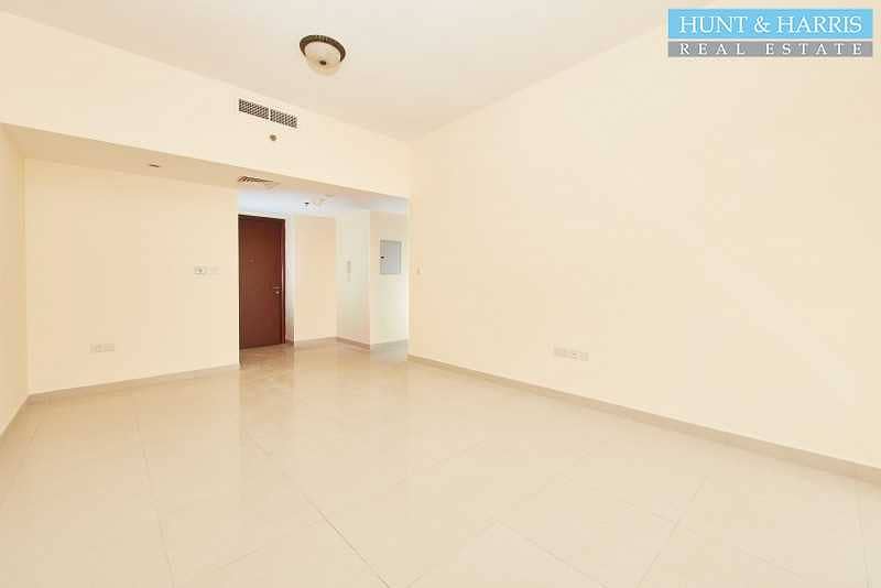 9 Amazing Deal - Lagoon View - Two Bedroom Apartment
