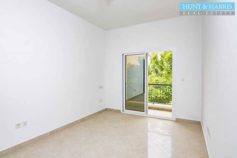 16 Bayti + maids room with pool and park view