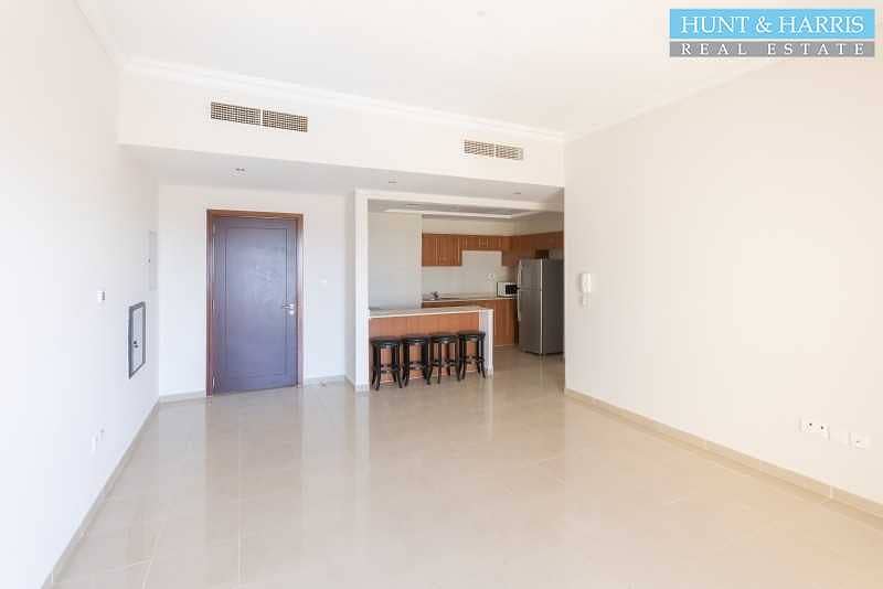 4 Premier Location - Full Sea View - Marina Apartment