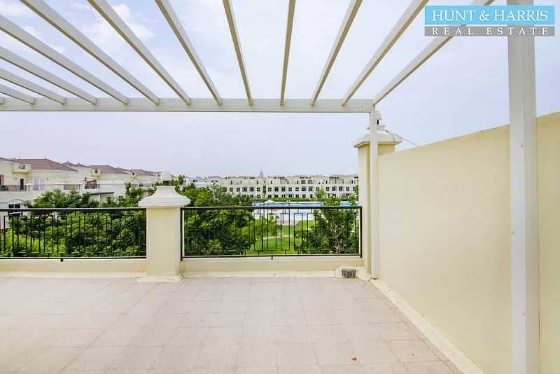 23 Bayti + maids room with pool and park view