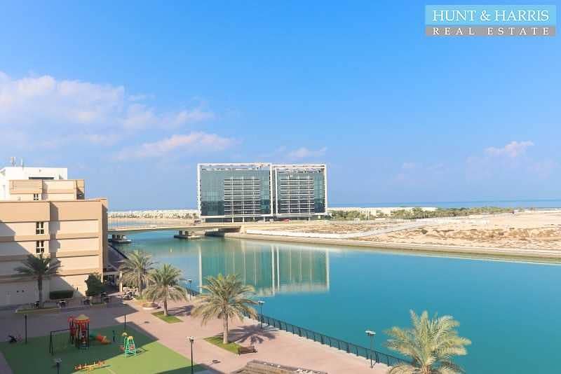 Lagoon View - Large Two Bedroom Apartment - High Floor Lagoon View - Large Two Bedroom Apartment - High Floor