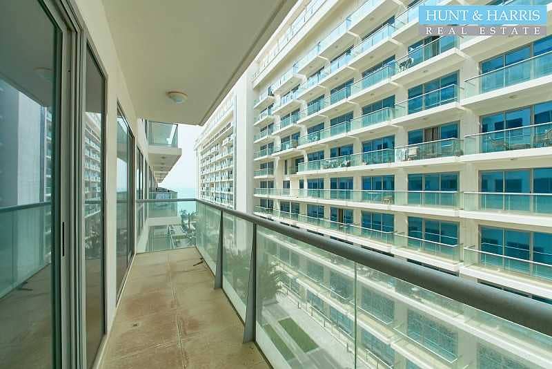 9 Two Bedroom Apartment - Courtyard View - Chiller included