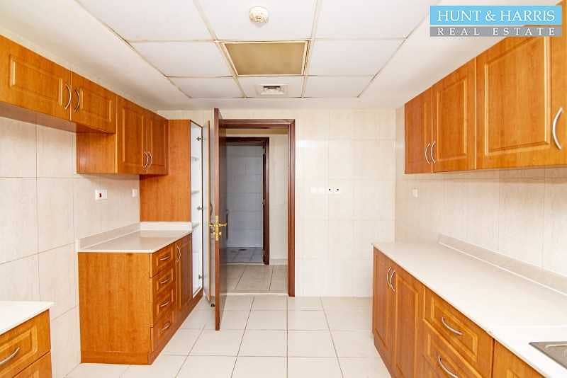 7 High Floor - Closed Kitchen - Great Family Community