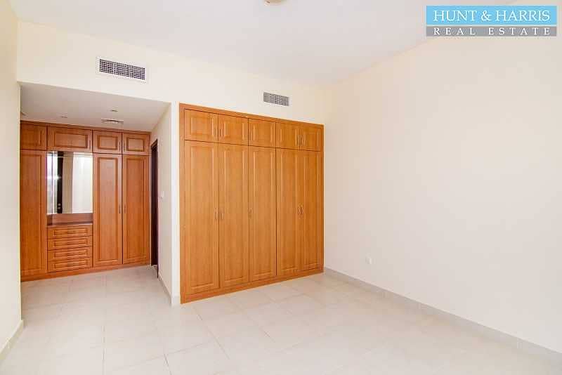 10 High Floor - Closed Kitchen - Great Family Community