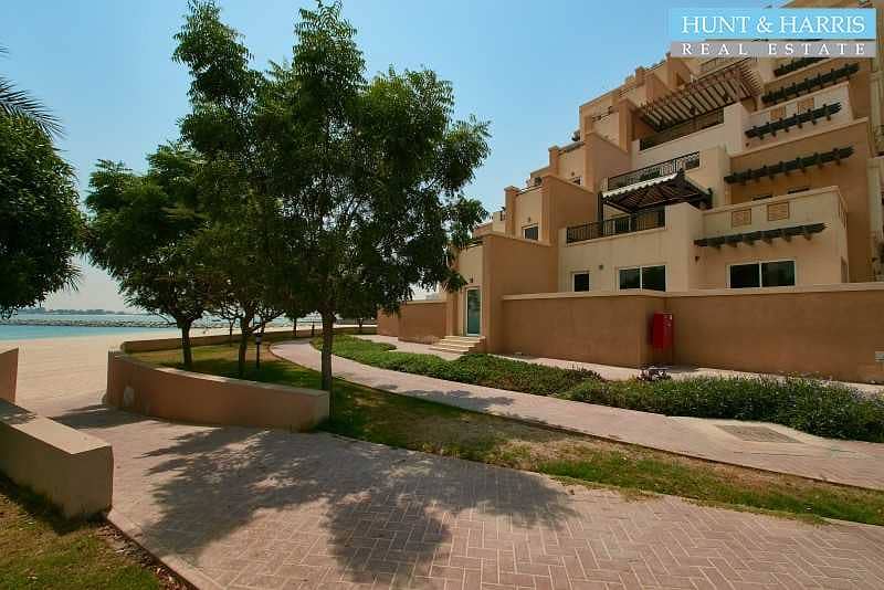 12 Bab Al Bahr - Views of the Sea - Amazing 1 Bedroom for Rent