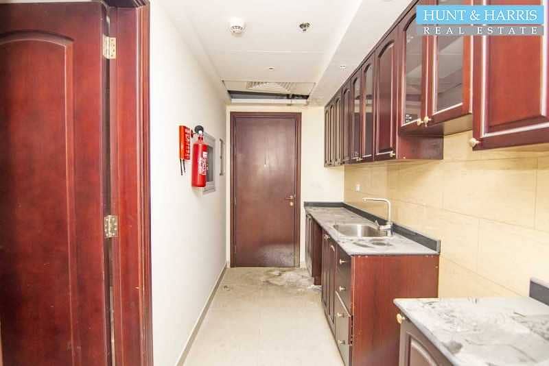8 Well Maintained Partitioned - Amazing  Sea View - High Floor