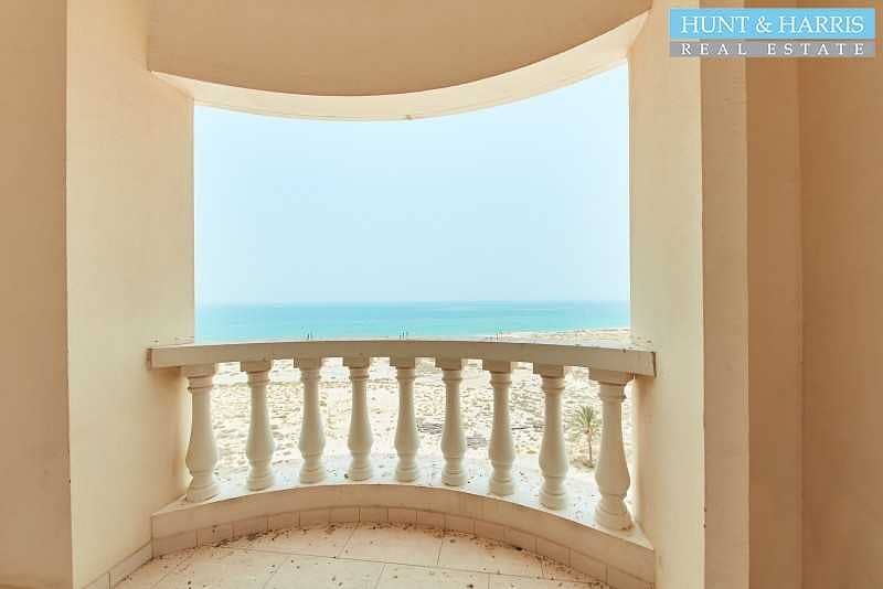 11 Amazing Sea View - Ready To Move In - 5 Min to the Beach