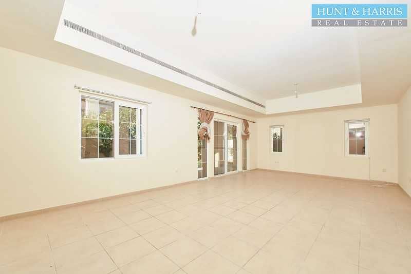 4 Well Maintained Villa - Family Living - Near Swimming Pool