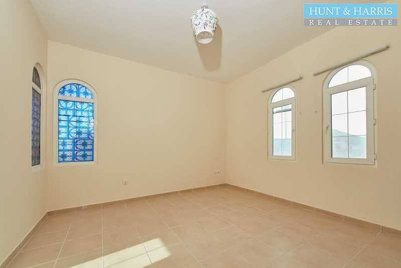 5 Well Maintained Villa - Family Living - Near Swimming Pool