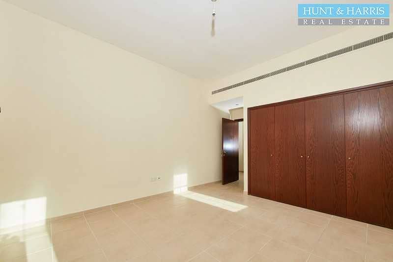 9 Well Maintained Villa - Family Living - Near Swimming Pool